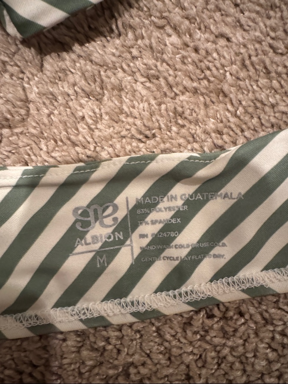 Albion fit swim top Medium EUC - Picture 3 of 3
